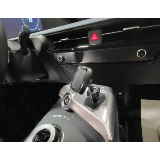 Magnetic phone mount for Kia EV6 dashboard