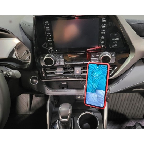 Toyota Highlander Phone Mount (2020-up) - Multi Attachments